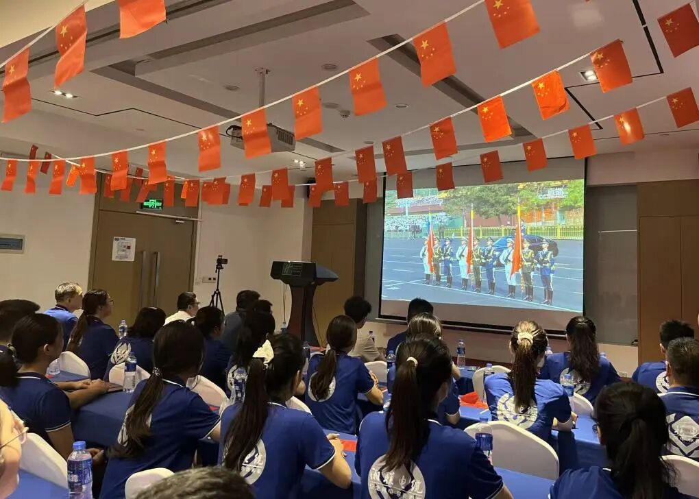 湘聯(lián)電纜集體觀看九三閱兵，汲取奮進(jìn)力量！